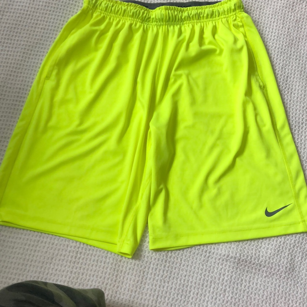 Men’s neon Nike dri-fit shorts size M